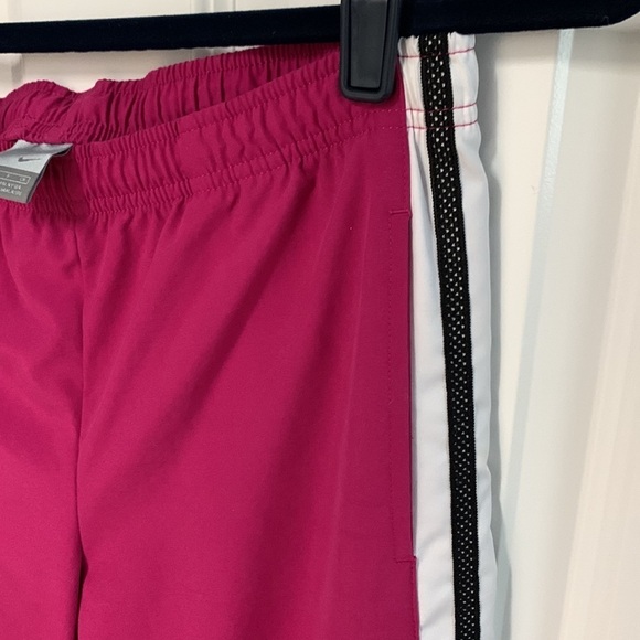 Nike‎ Athletic Track Pant with Side Stripe - Picture 4 of 4